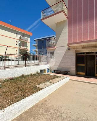 NEGOZIO A MANFREDONIA