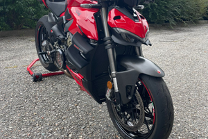 Ducati Streetfighter V4 2023