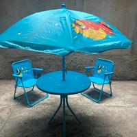 Tavolino con sedie per bambini