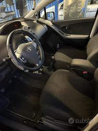 Toyota Yaris 2A serie 1.0 5P SOL