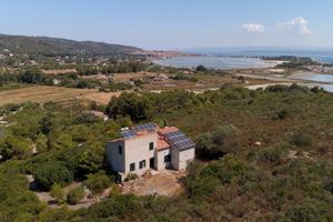 Villa vista mare con ampio terreno Loc. Valacca