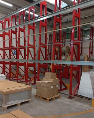 Scaffalatura porta bobine seminuova completa
