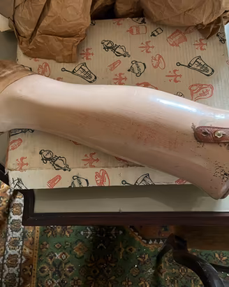 Antica protesi in legno