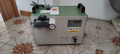 Saldatrice microfiamna