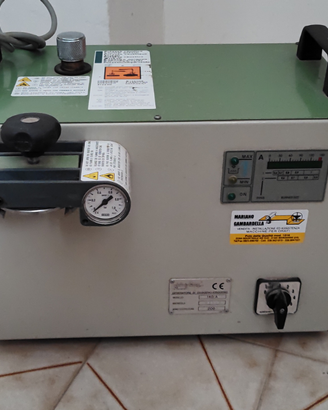 Saldatrice microfiamna