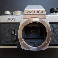 macchina fotoYASHICA FR