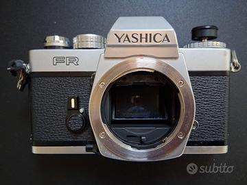 macchina fotoYASHICA FR