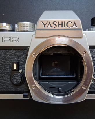 macchina fotoYASHICA FR