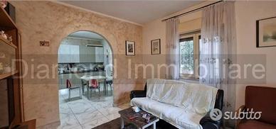 Appartamento 4 vani con garage a Riposto