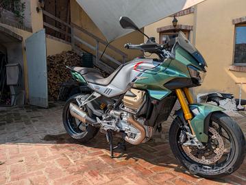 Moto Guzzi V100 Mandello S 12/2022 S – 26.800 km