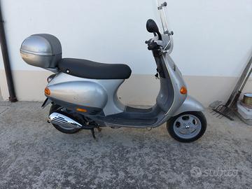 Vespa Piaggio ET4