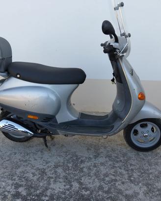 Vespa Piaggio ET4