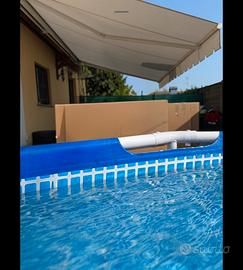 Tenda da sole motorizzata con telecomando