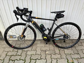 Bicicletta da corsa elettrica OLMO