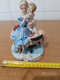 Statuetta in porcellana vintage