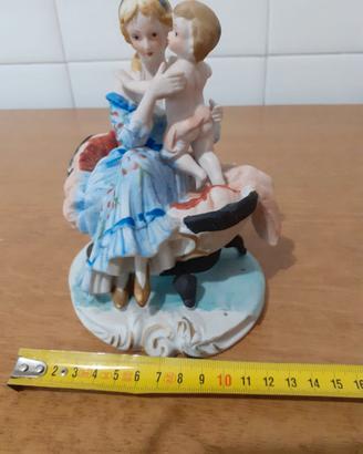 Statuetta in porcellana vintage