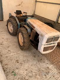 Trattore agricolo