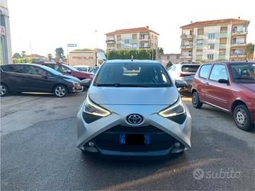 Toyota Aygo 1.0 VVT-i 72 CV x-play