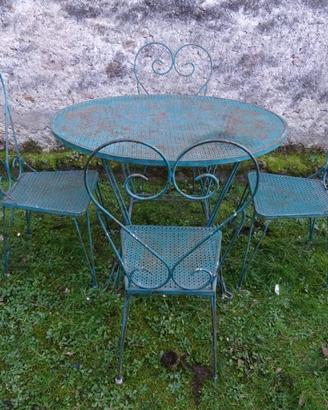 TVOLO CON QUATTRO SEDIE IN FERRO VINTAGE