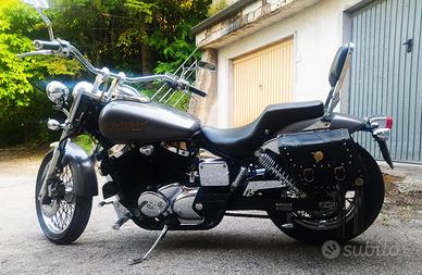 Honda VT 750 Black Widow - 2001