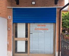 LOCALE COMMERCIALE 30 m2 VIA SANSEPOLCRO, ROMA