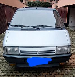 AUTO STORICA PERFETTAMENTE CONSERVATA