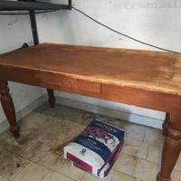 Tavolo gambe cipolla