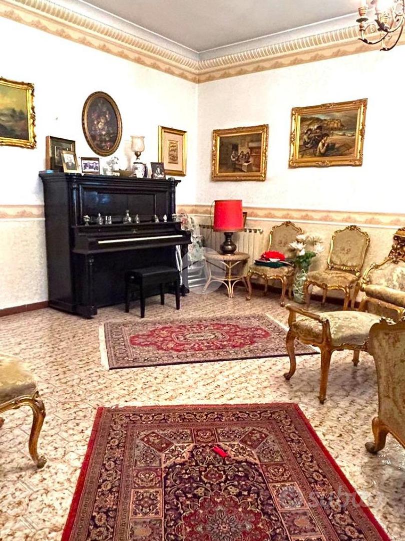 CASA INDIPENDENTE A PALERMO - More