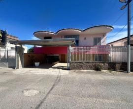 Rif. 431 locali commerciali fronte villaggio coppo