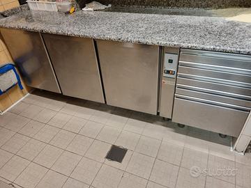 Mobili pizzeria con frigo