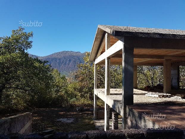 Terreno con struttura in cemento armato - Vista 3