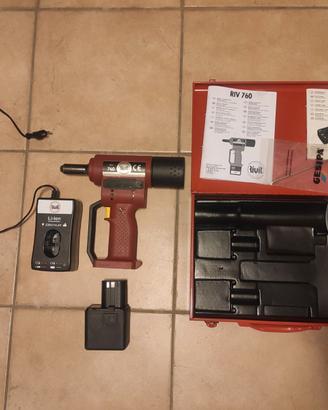 Rivettatrice RIVIT RIV760