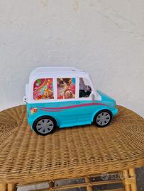 Barbie camper cuccioli