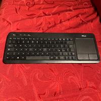 Tastiera trust con trackpad