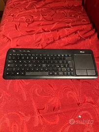 Tastiera trust con trackpad