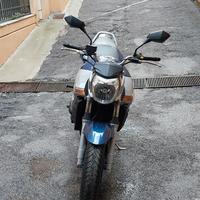 Suzuki GSR 600 - 2007 (Posso permutare con scooter