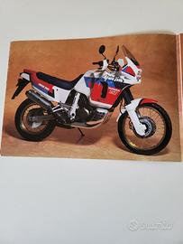 Depliant in Giapponese  Honda Africa Twin RD04
