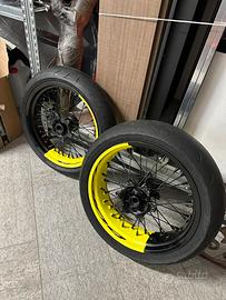 Cerchi alpina 17 gommati