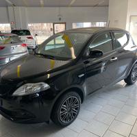 Lancia Ypsilon 1.0 FireFly 5 porte S&S Hybrid Oro 