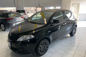 Lancia Ypsilon 1.0 FireFly 5 porte S&S Hybrid Oro 