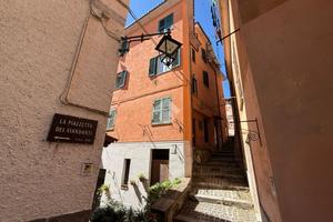 2 LOCALI A SUBIACO