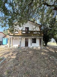 Villa di 230 m² con più di 5 locali e posto auto a