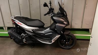 Aprilia 200 SR GT