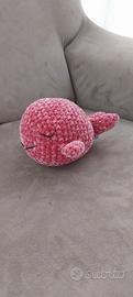 peluche piccola balena rosa amigurumi