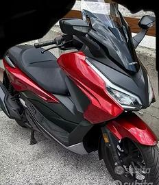 Scooter Honda Forza 350