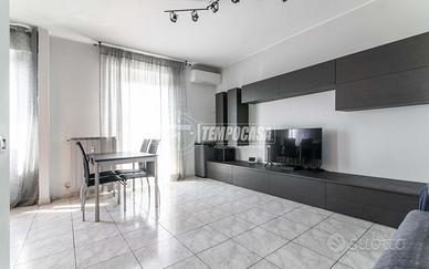 2 LOCALI RISTRUTTURATO CON BOX