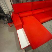 DIVANO ROSSO CON CHAISE LONGUE