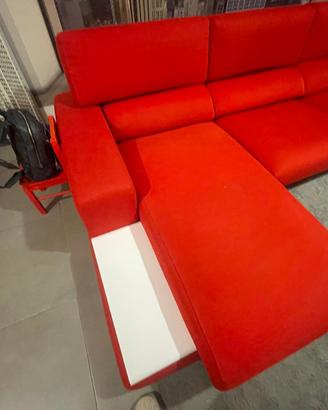 DIVANO ROSSO CON CHAISE LONGUE