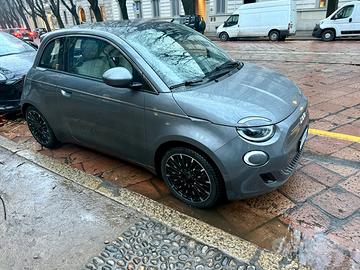 FIAT 500e La Prima
