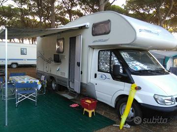 Camper con garage grande